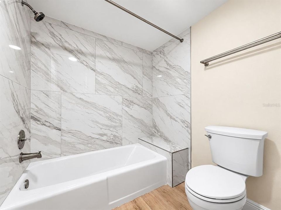 En Venta: $239,000 (2 camas, 2 baños, 1250 Pies cuadrados)