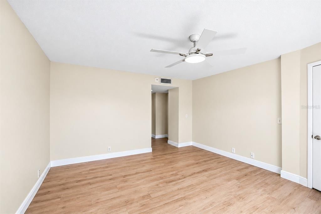 En Venta: $239,000 (2 camas, 2 baños, 1250 Pies cuadrados)