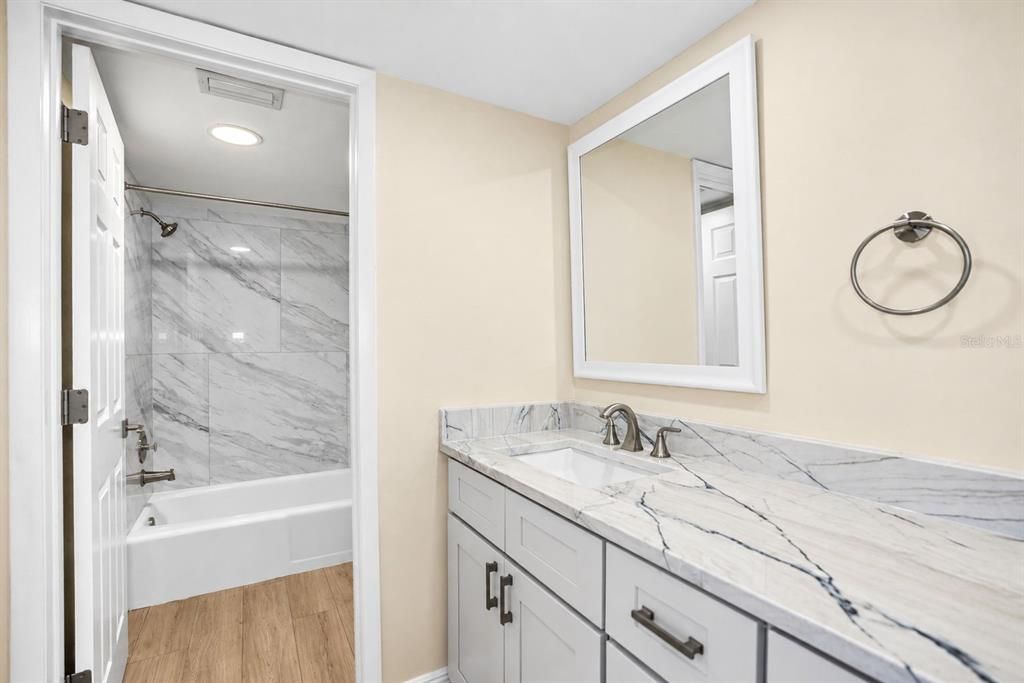 En Venta: $239,000 (2 camas, 2 baños, 1250 Pies cuadrados)