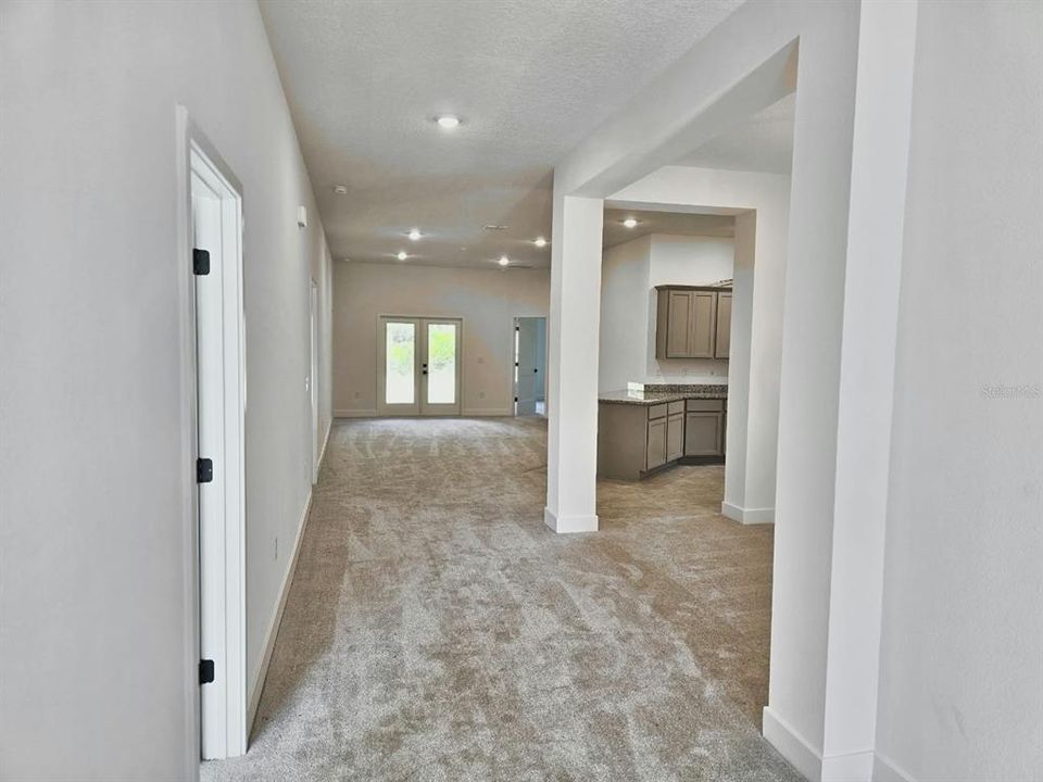 En Venta: $387,900 (4 camas, 3 baños, 2200 Pies cuadrados)