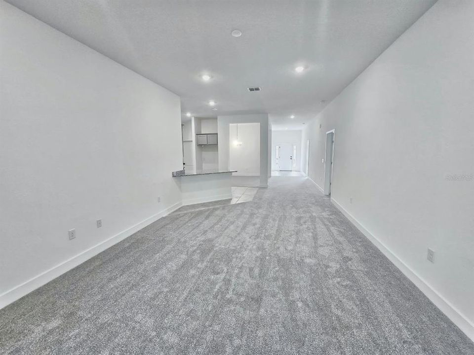En Venta: $387,900 (4 camas, 3 baños, 2200 Pies cuadrados)