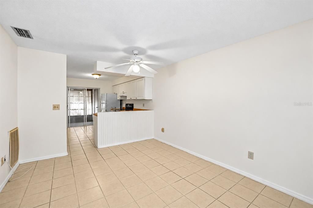 For Sale: $189,000 (2 beds, 1 baths, 680 Square Feet)