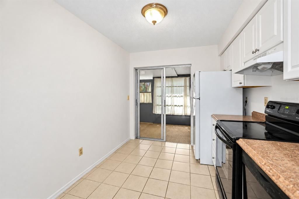 For Sale: $189,000 (2 beds, 1 baths, 680 Square Feet)