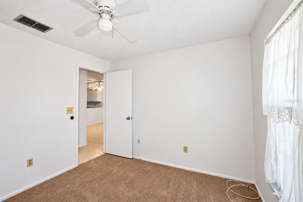 For Sale: $189,000 (2 beds, 1 baths, 680 Square Feet)