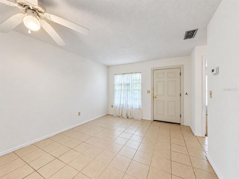 For Sale: $189,000 (2 beds, 1 baths, 680 Square Feet)