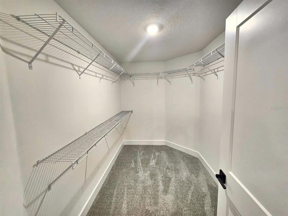 For Sale: $378,900 (3 beds, 2 baths, 1970 Square Feet)