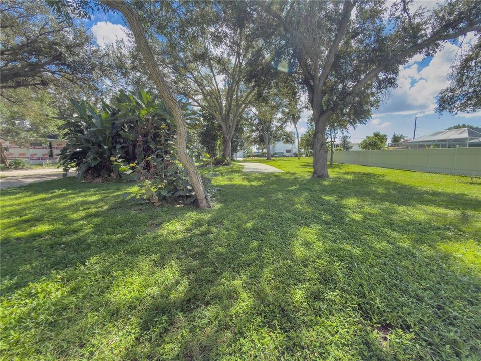 待售: $250,000 (0.25 acres)