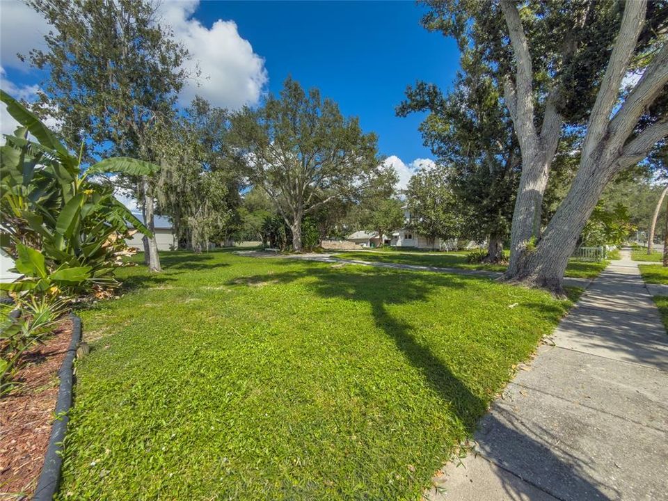 待售: $250,000 (0.25 acres)