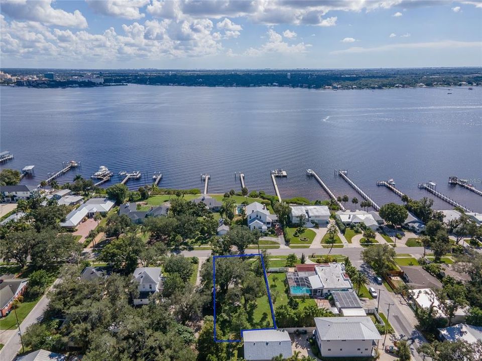 待售: $250,000 (0.25 acres)