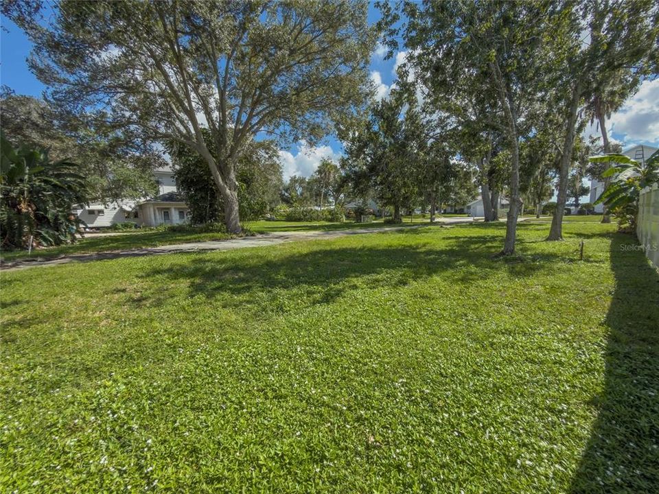 待售: $250,000 (0.25 acres)