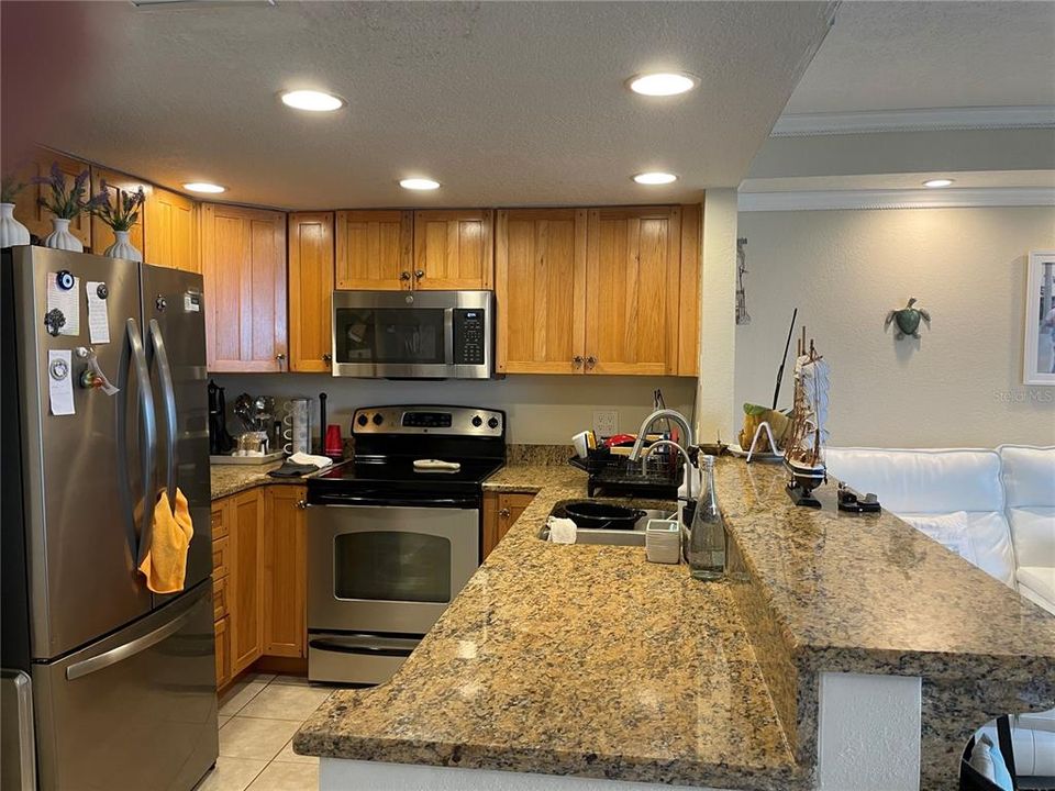 For Sale: $579,900 (1 beds, 1 baths, 750 Square Feet)