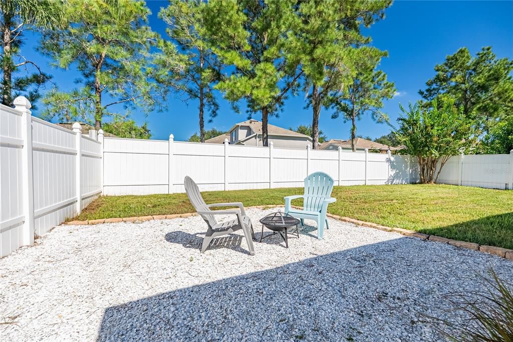 For Rent: $2,850 (4 beds, 2 baths, 1936 Square Feet)
