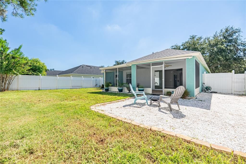 For Rent: $2,850 (4 beds, 2 baths, 1936 Square Feet)