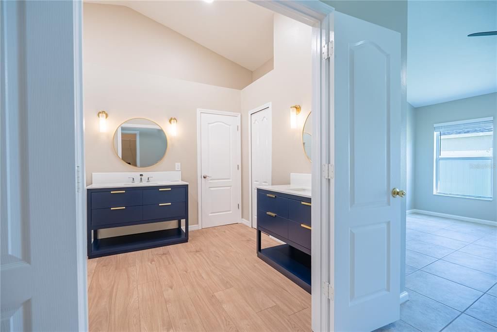 For Rent: $2,850 (4 beds, 2 baths, 1936 Square Feet)