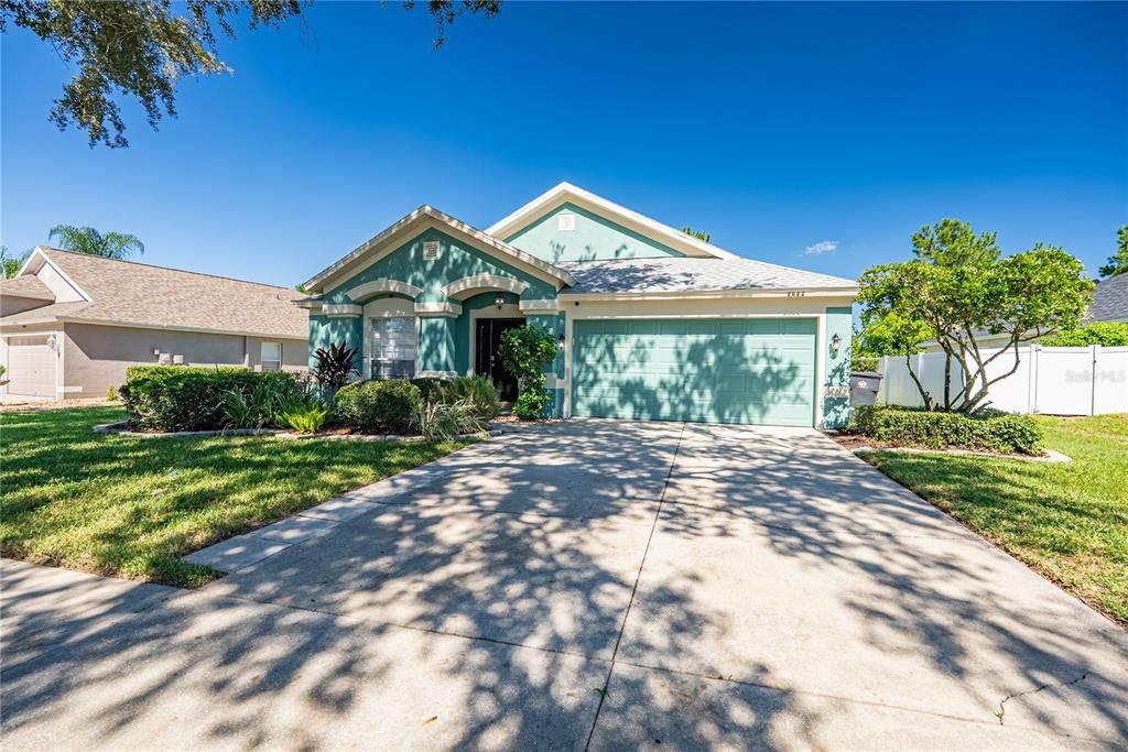 For Rent: $2,850 (4 beds, 2 baths, 1936 Square Feet)