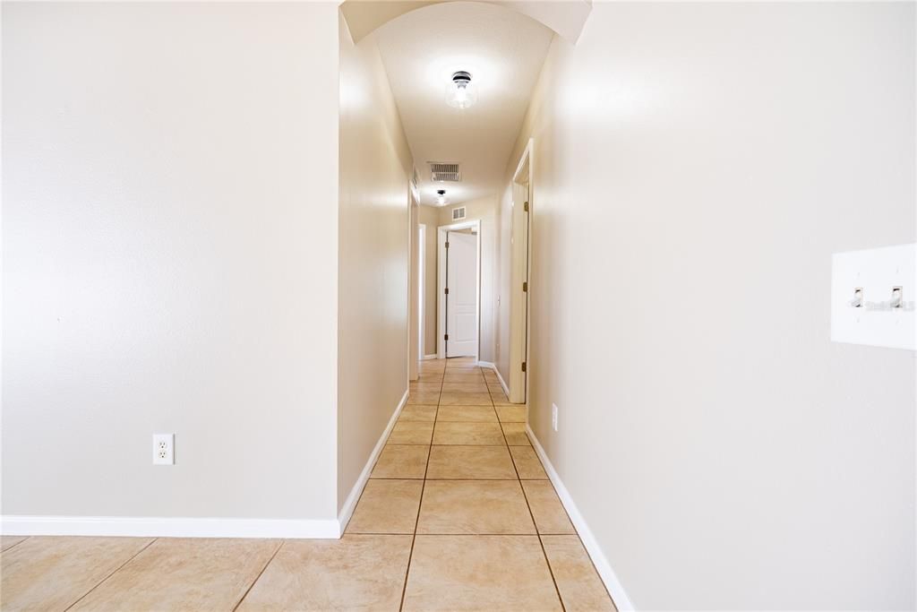For Rent: $2,850 (4 beds, 2 baths, 1936 Square Feet)