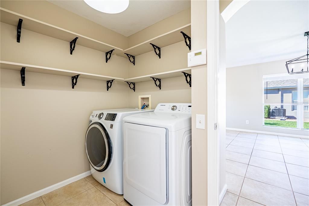 For Rent: $2,850 (4 beds, 2 baths, 1936 Square Feet)