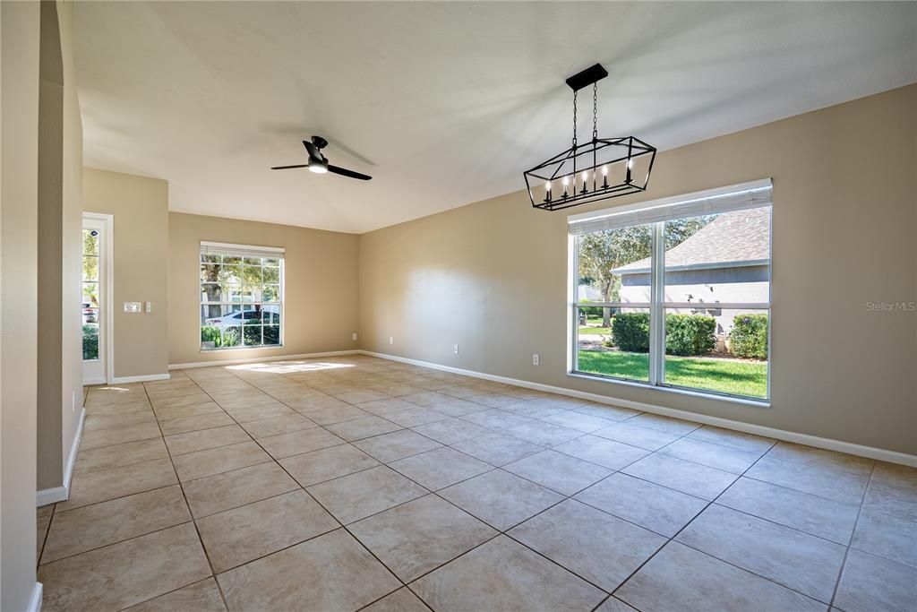For Rent: $2,850 (4 beds, 2 baths, 1936 Square Feet)