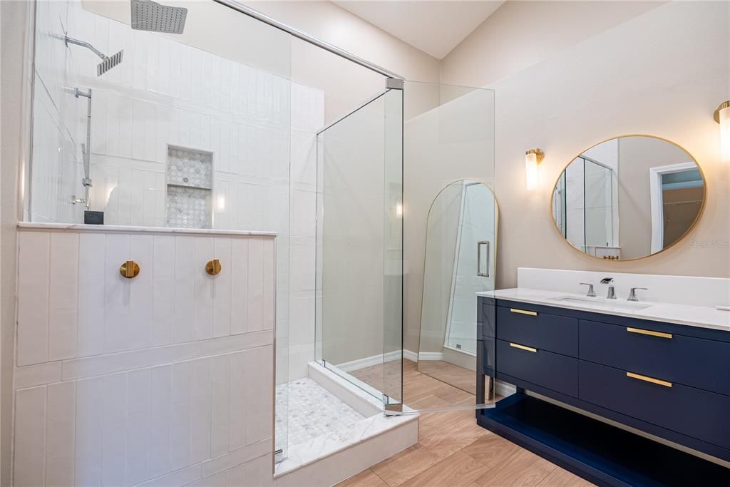 For Rent: $2,850 (4 beds, 2 baths, 1936 Square Feet)