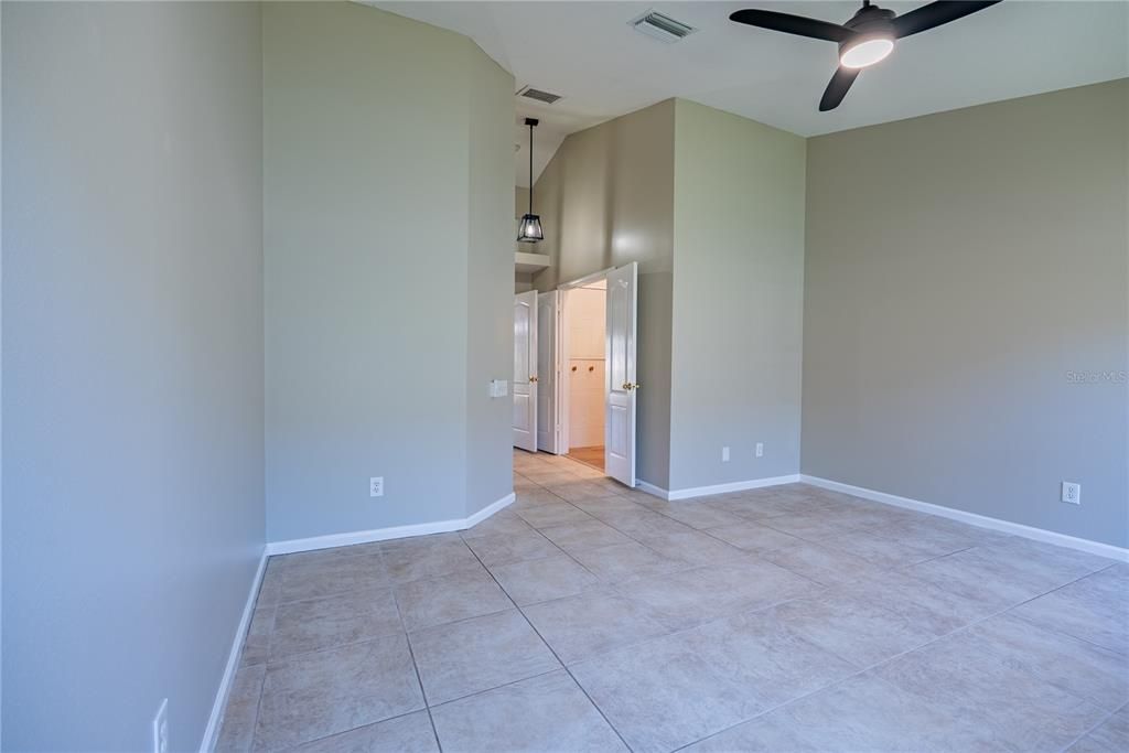 For Rent: $2,850 (4 beds, 2 baths, 1936 Square Feet)