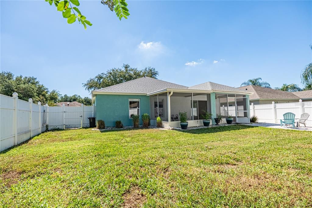 For Rent: $2,850 (4 beds, 2 baths, 1936 Square Feet)