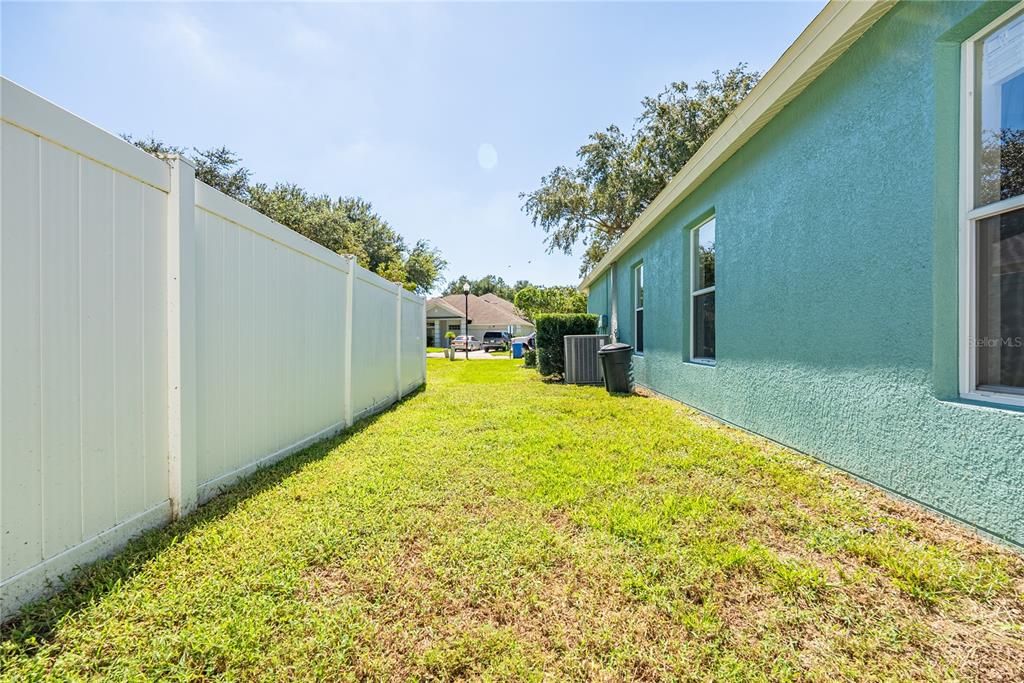 For Rent: $2,850 (4 beds, 2 baths, 1936 Square Feet)