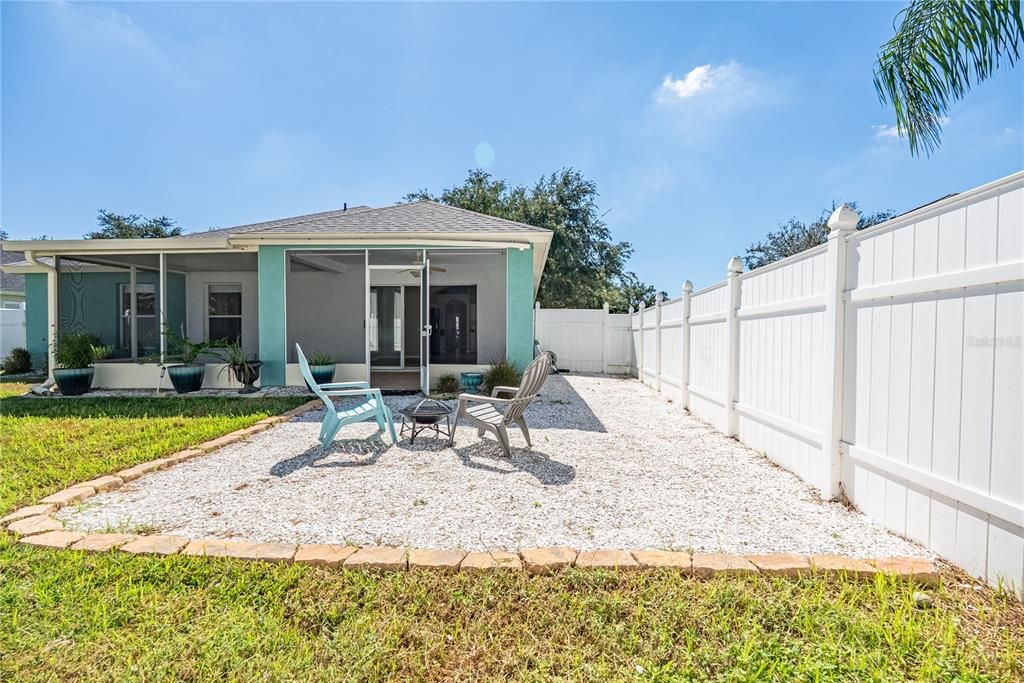 For Rent: $2,850 (4 beds, 2 baths, 1936 Square Feet)