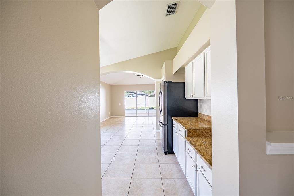 For Rent: $2,850 (4 beds, 2 baths, 1936 Square Feet)