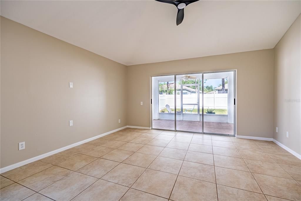 For Rent: $2,850 (4 beds, 2 baths, 1936 Square Feet)