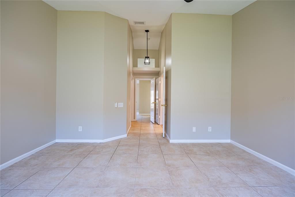 For Rent: $2,850 (4 beds, 2 baths, 1936 Square Feet)