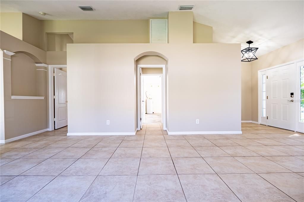 For Rent: $2,850 (4 beds, 2 baths, 1936 Square Feet)