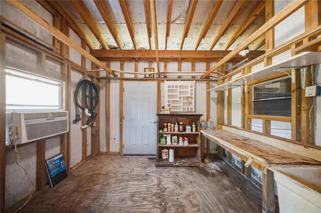 En Venta: $779,900 (3 camas, 2 baños, 3042 Pies cuadrados)