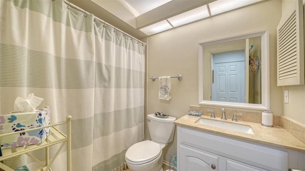 For Sale: $265,000 (2 beds, 2 baths, 1028 Square Feet)