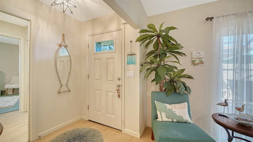 For Sale: $265,000 (2 beds, 2 baths, 1028 Square Feet)