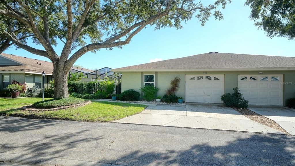 For Sale: $265,000 (2 beds, 2 baths, 1028 Square Feet)