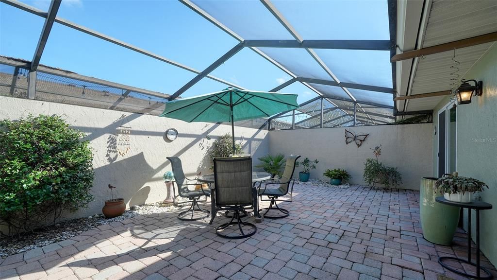 For Sale: $265,000 (2 beds, 2 baths, 1028 Square Feet)