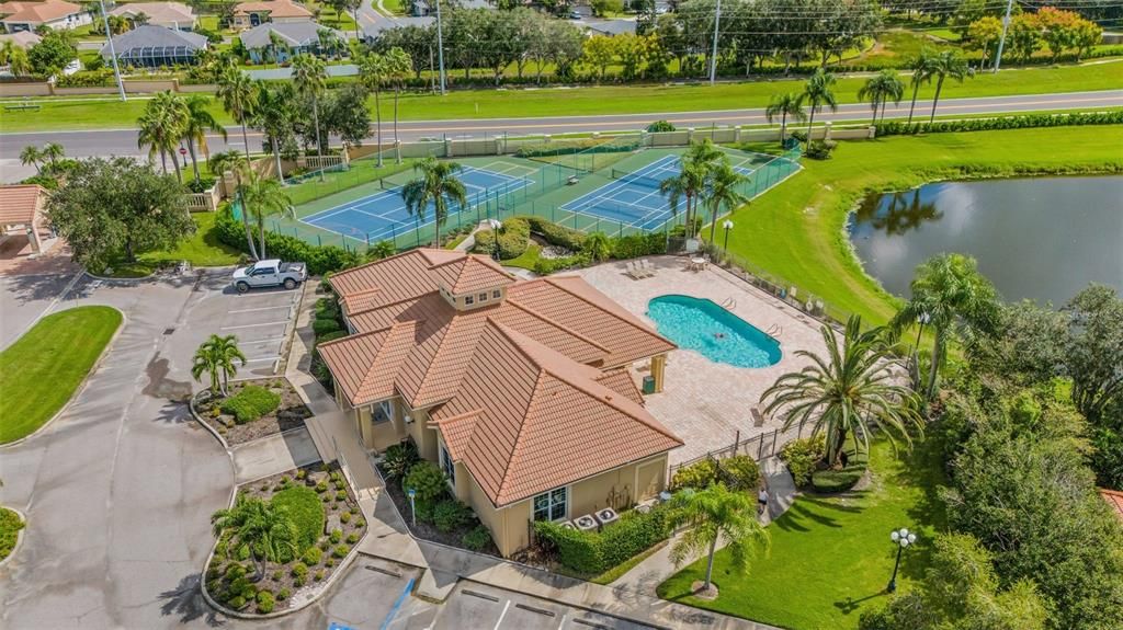 En Venta: $649,000 (3 camas, 3 baños, 2991 Pies cuadrados)