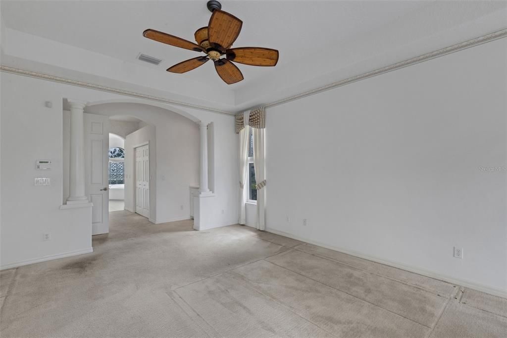 En Venta: $649,000 (3 camas, 3 baños, 2991 Pies cuadrados)