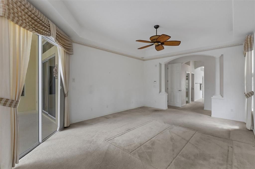 En Venta: $649,000 (3 camas, 3 baños, 2991 Pies cuadrados)