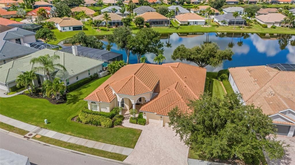 En Venta: $649,000 (3 camas, 3 baños, 2991 Pies cuadrados)