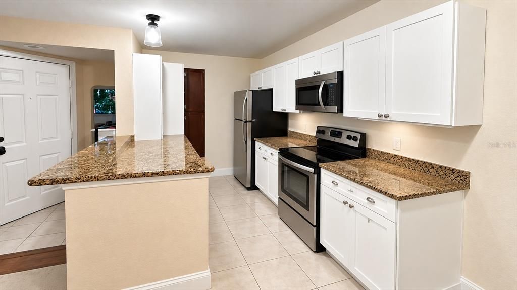 For Rent: $1,800 (2 beds, 2 baths, 988 Square Feet)
