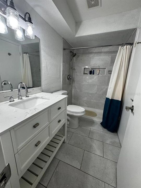 For Rent: $1,800 (2 beds, 2 baths, 988 Square Feet)