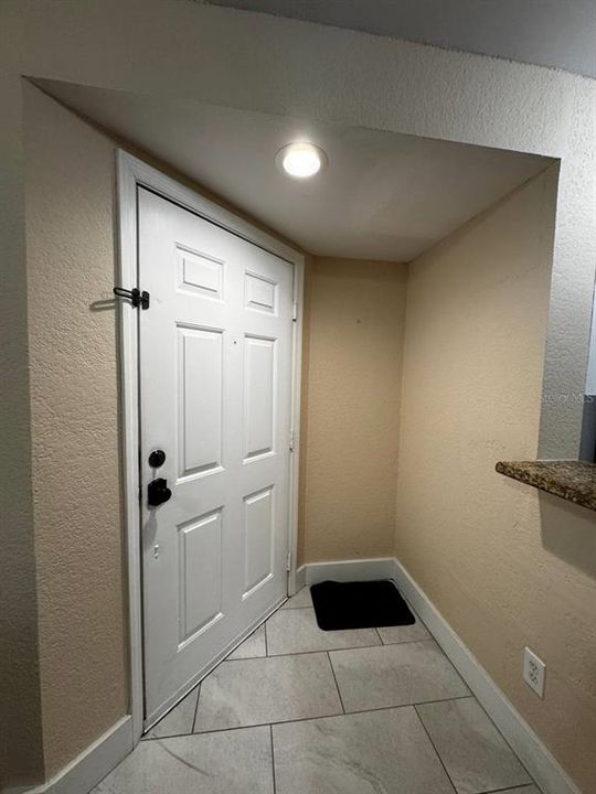 For Rent: $1,800 (2 beds, 2 baths, 988 Square Feet)