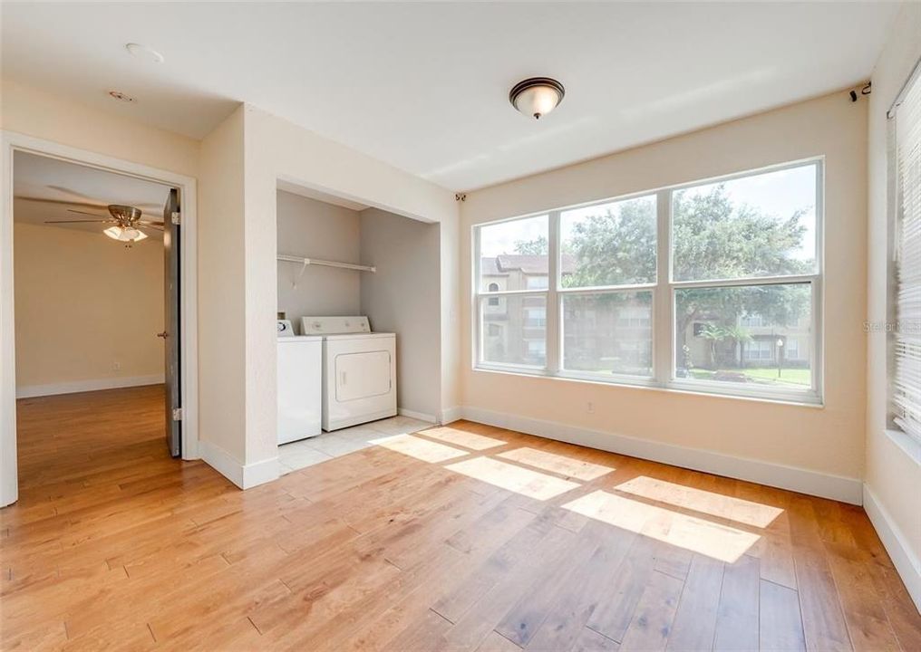 For Rent: $1,800 (2 beds, 2 baths, 988 Square Feet)