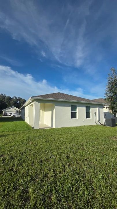 For Rent: $2,250 (4 beds, 2 baths, 1665 Square Feet)