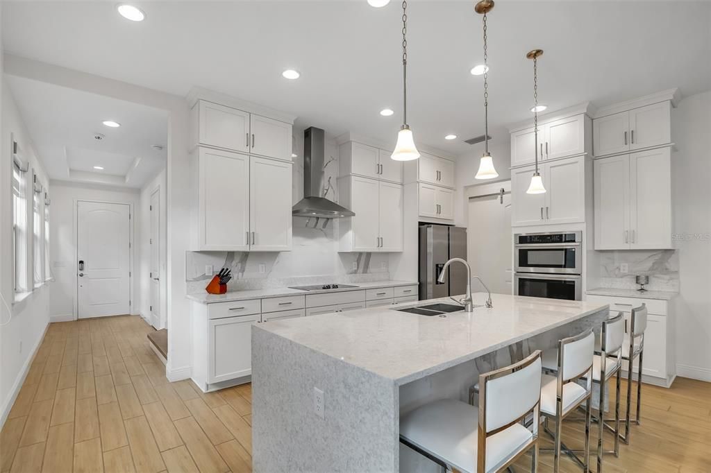 En Venta: $980,000 (4 camas, 3 baños, 2692 Pies cuadrados)