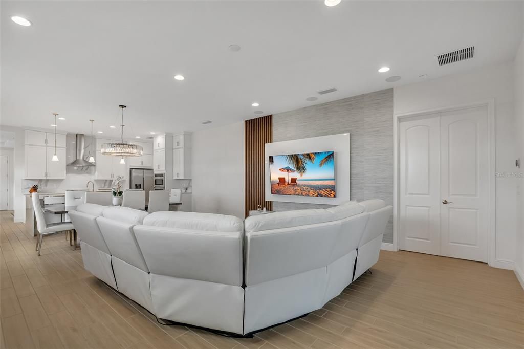 En Venta: $980,000 (4 camas, 3 baños, 2692 Pies cuadrados)