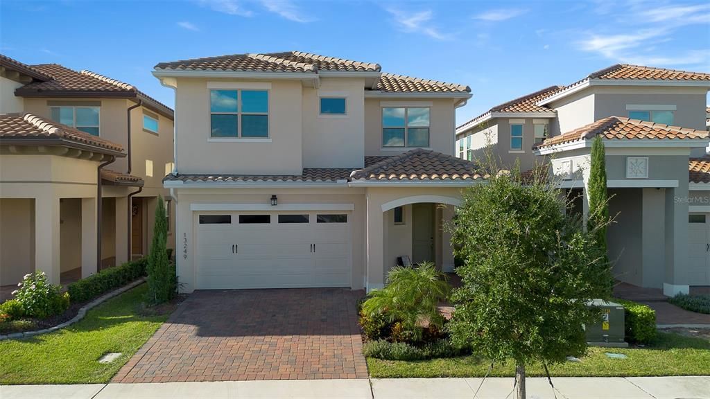 En Venta: $980,000 (4 camas, 3 baños, 2692 Pies cuadrados)