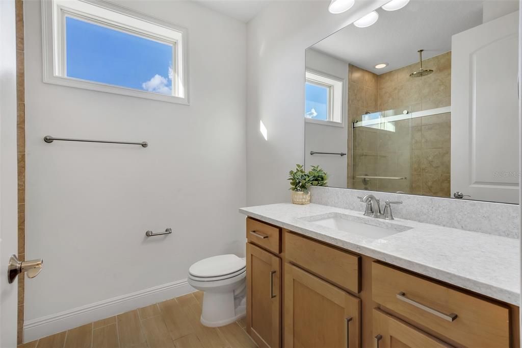 En Venta: $980,000 (4 camas, 3 baños, 2692 Pies cuadrados)