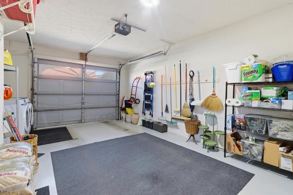 For Sale: $125,000 (2 beds, 2 baths, 956 Square Feet)